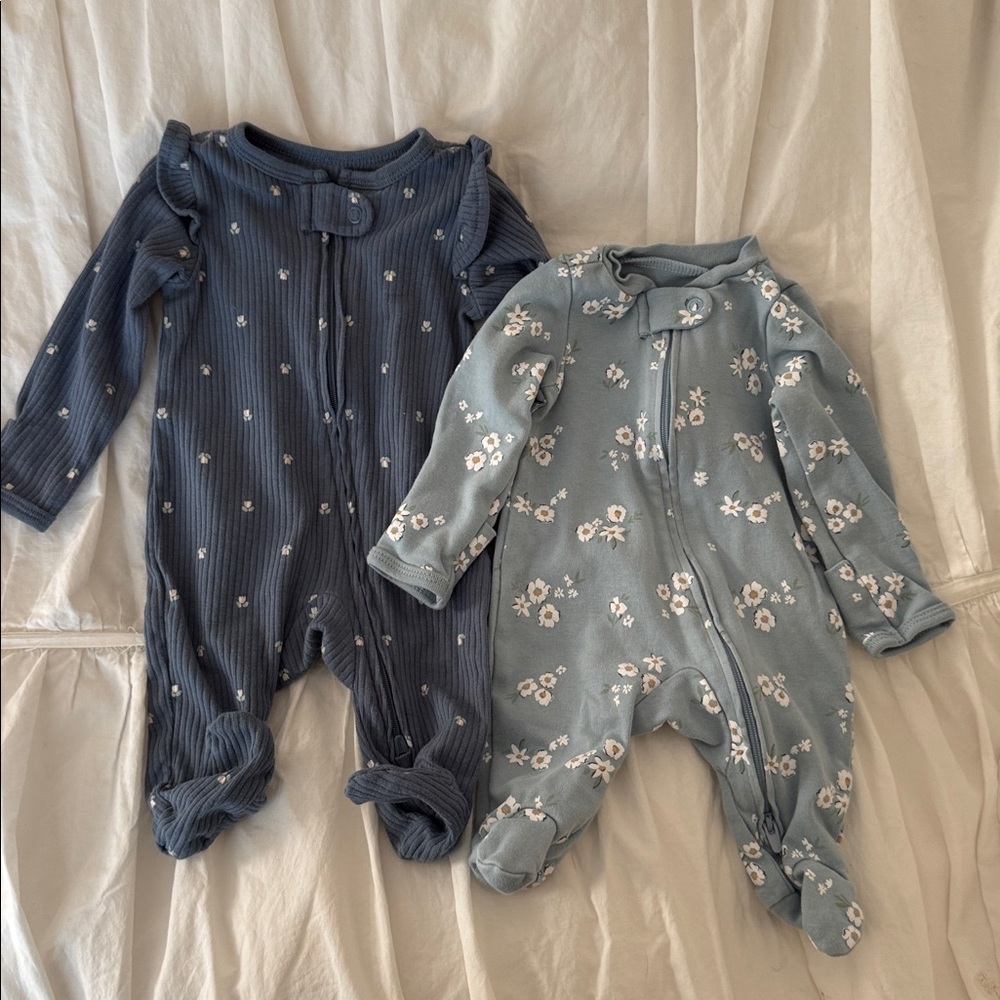 Assorted Baby Onesies Collection - Picture 8 of 10